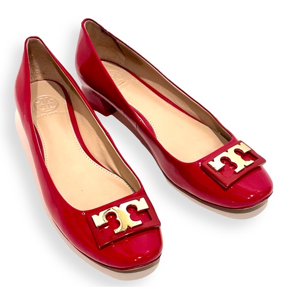 Tory Burch Shoes - TORY BURCH Cherry Red Parent Leather & Gold 1.5” Block Heel Size 7.5